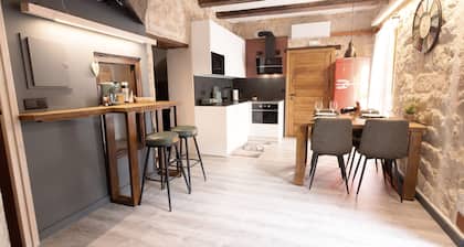 Lo Raconet dárnes, a rural apartment in the historical center of Arnes.