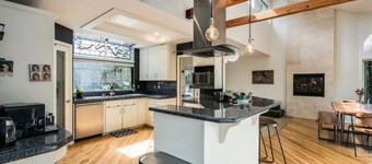 Treetop Castle _Sleeps 16