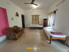 Eenvoudig huis, uitzicht op heuvels