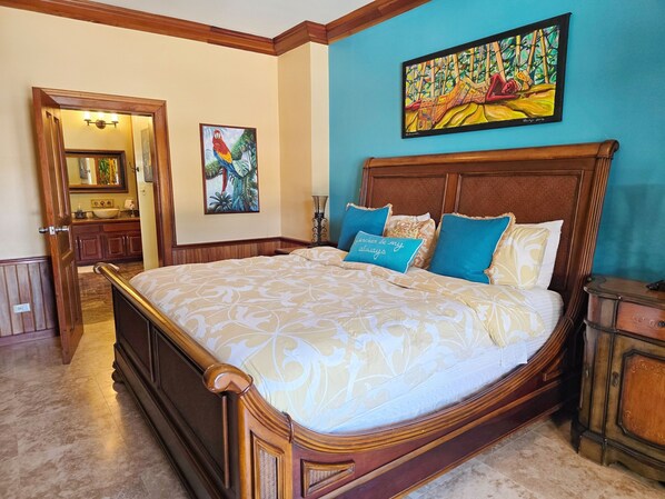 2 slaapkamers, een bureau, een strijkplank/strijkijzer, gratis wifi