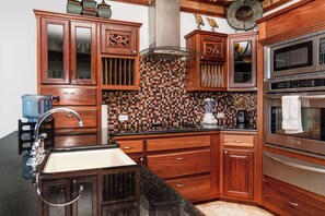 Fridge, microwave, oven, coffee/tea maker