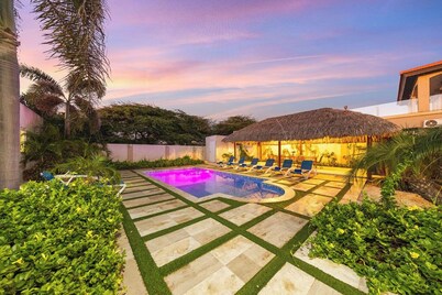  7BR Oasis in Paradise on One Happy Island
