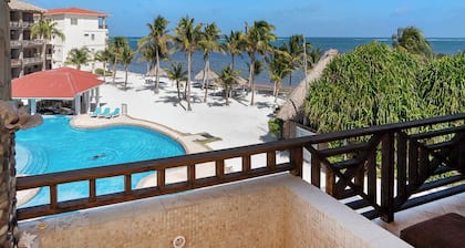 Sea View Condo 21 - 2 Bedroom - Pool/Tours/Bar