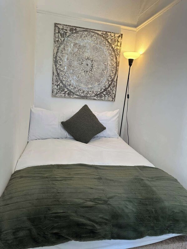 1 bedroom, iron/ironing board, travel cot, WiFi