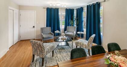 Newly remodeled 4 bedroom home in DT Libertyville Near Naval Base!