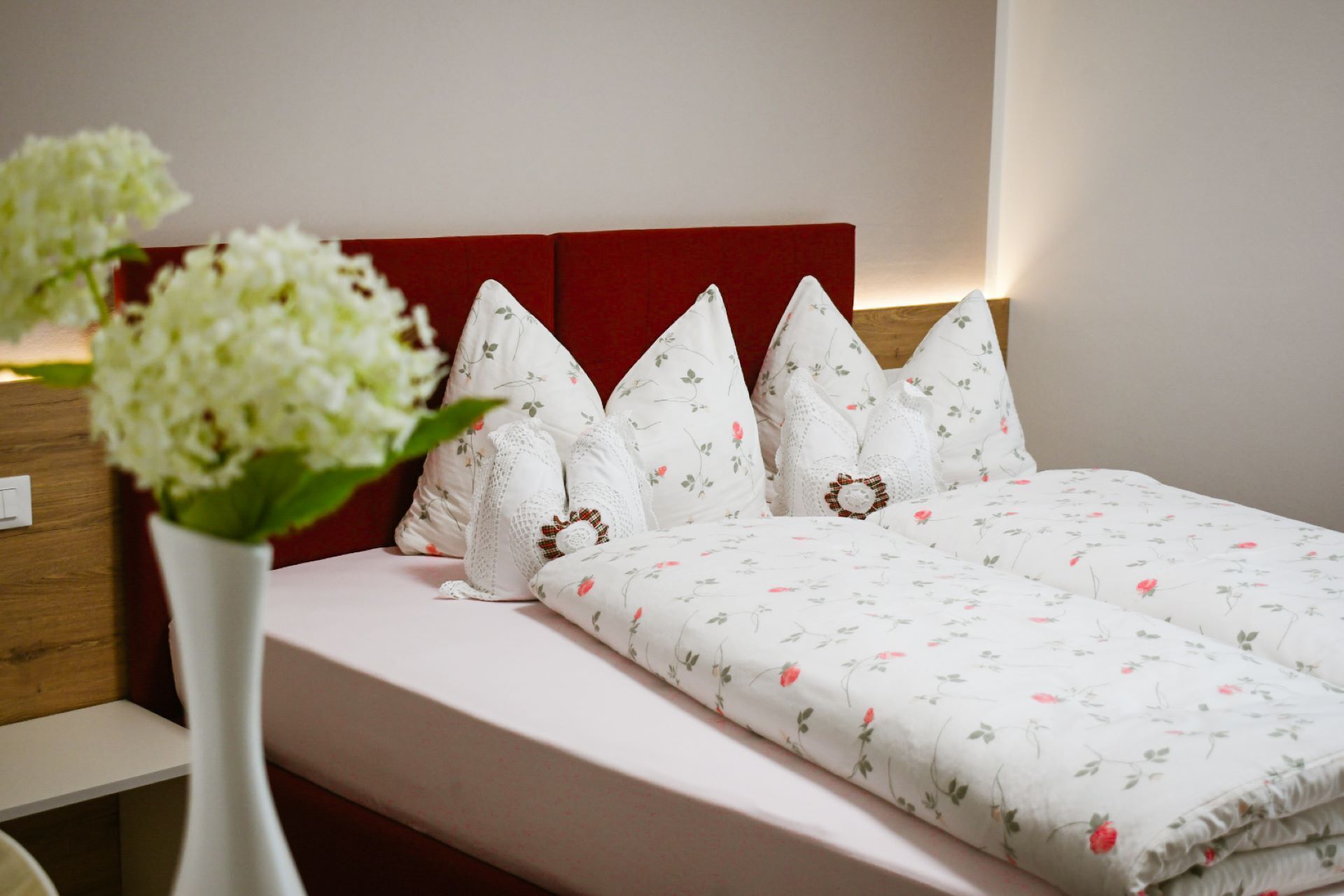 Doppel- oder Zweibettzimmer, Bergblick | 1 Schlafzimmer, kostenloses WLAN