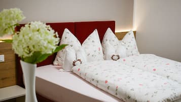 Doppel- oder Zweibettzimmer, Bergblick | 1 Schlafzimmer, kostenloses WLAN