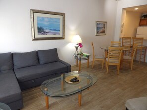 Smart TV - Charming 3-bedroom townhome with WiFi, only 7 miles to Disney (Kissimmee)