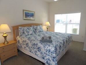 3 bedrooms, iron/ironing board, WiFi, bed sheets