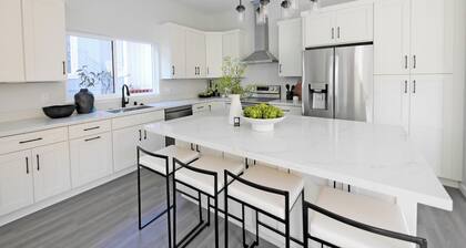 Brand New Modern Home with Rooftop Terrace, Jacuzzi, Garage, and high-speed Wifi