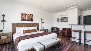 Studio, 1 suuri parisänky (Scenic View) | 2 makuuhuonetta, tallelokero huoneessa, työpöytä