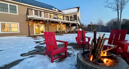Berry Mountain Lodge: Spacious 5-bedroom house close to skiing and Lake Sunapee