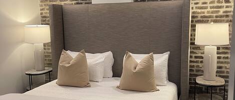 3 室のベッドルーム、アイロン / アイロン台、WiFi (無料)、ベッドシーツ