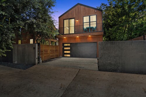 Stylish Bungalow Near Everything in East Austin!