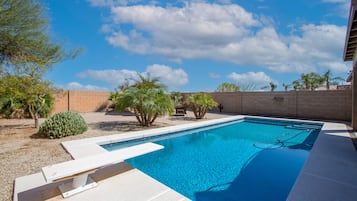 Piscine extérieure, piscine chauffée