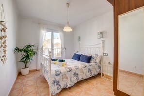 2 bedrooms, iron/ironing board