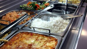 餐饮
