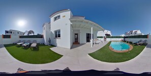 A heated pool - Golden Dunes Comfy and Cozy (Corralejo)