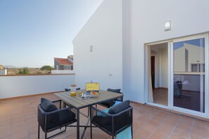 Outdoor dining - Golden Dunes Comfy and Cozy (Corralejo)