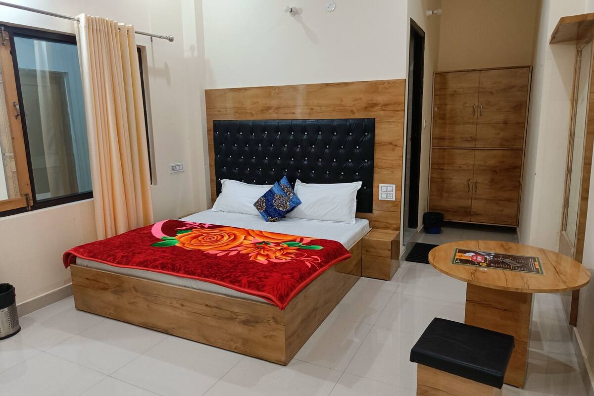 Standard Single Room, Mountain View