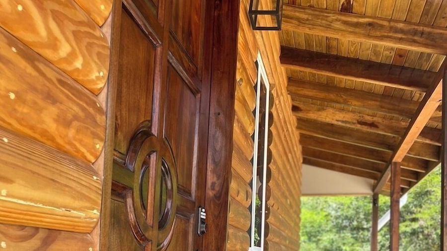 Howler Jungle House