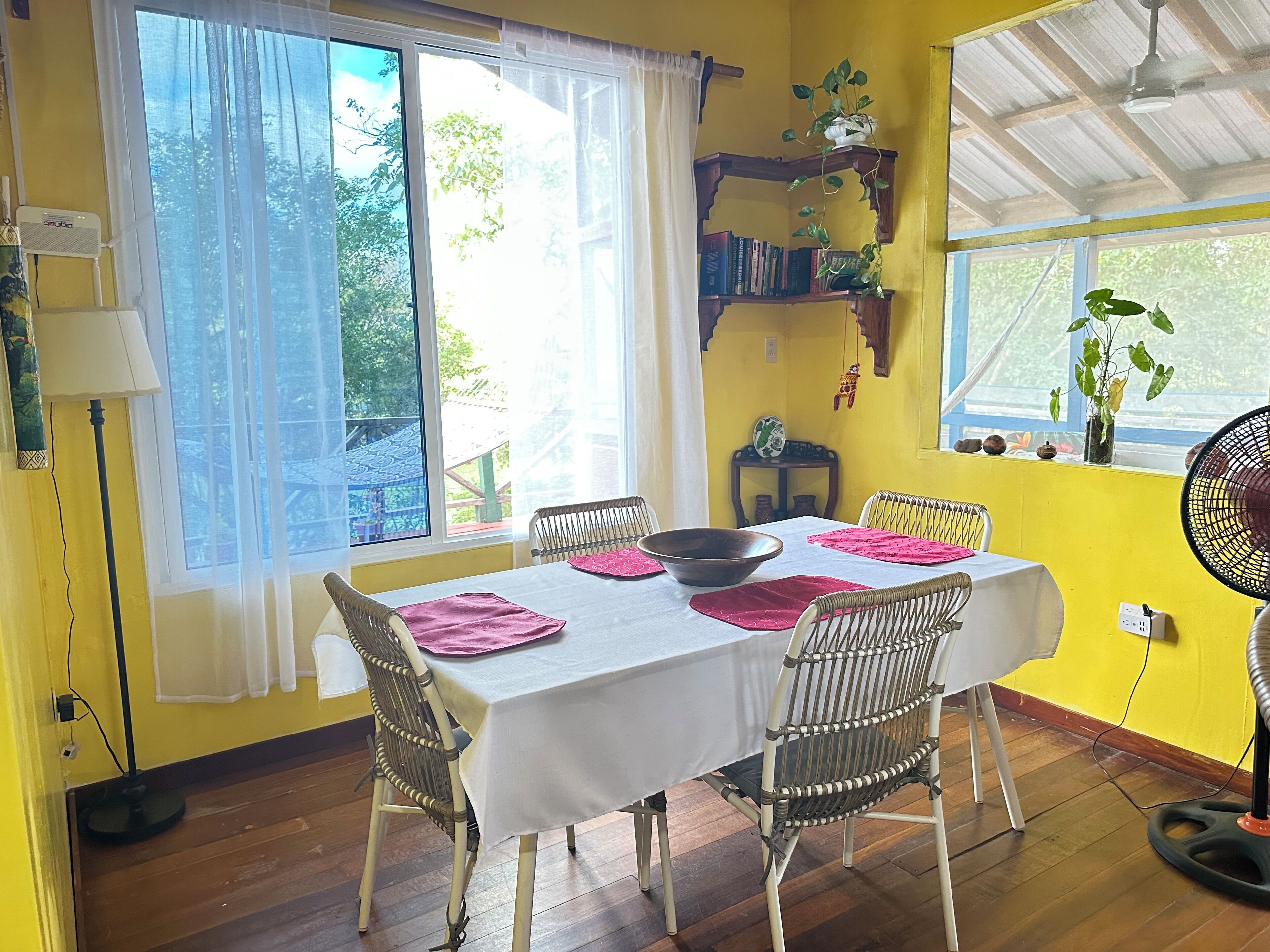 Economy Suite, River View | In-room dining