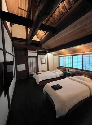 4 habitaciones, tabla de planchar con plancha, wifi y ropa de cama 