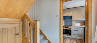 Turnip House - UK48909