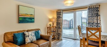 Turnip House - UK48909