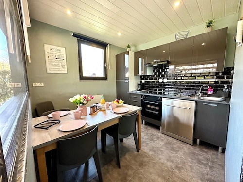 Familievriendelijk chalet op park met zwembad