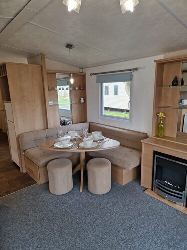 Beautiful Caravan Phoenix In St Margaret's Bay. Pet Friendly