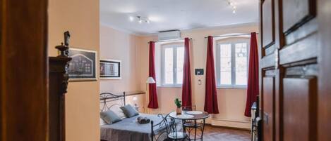 خدمة الإنترنت وملاءات أسرّة