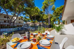 House | Outdoor dining