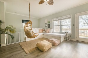 5 bedrooms, iron/ironing board, free WiFi, bed sheets
