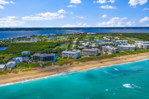On the beach - Direct Oceanfront Condo on Beautiful Hutchinson Island, Stuart FL (Stuart)