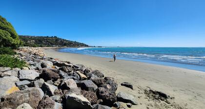 Oceanview Luxury 3-Bedroom Family Retreat