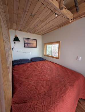 1 soverom, wi-fi (mot et tillegg) og sengetøy