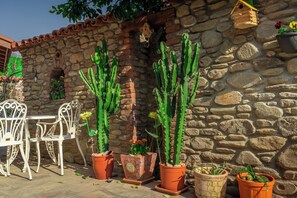 Garden - FLORA BİRGİ TAŞ KONAK (Odemis)