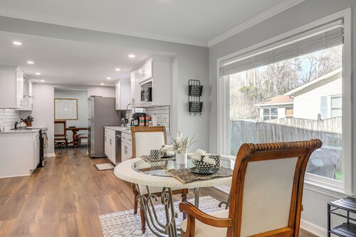 10 Mi to Downtown Macon: Family Home w/ Patio!