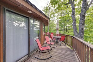 Outdoor dining - Dock & Beach Access: Scenic Lake Ossipee Cabin! (Center Ossipee)