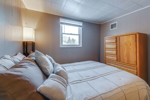 2 slaapkamers, een bureau, een strijkplank/strijkijzer, internet