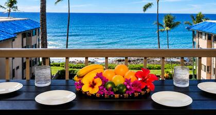 Oceanfront Penthouse at Kona Reef King Bed AC Free parking fast WiFi