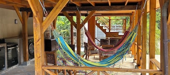 Unique eclectic 1-bedroom Cabin/St in San Andrés y Providencia, a nature wonder!