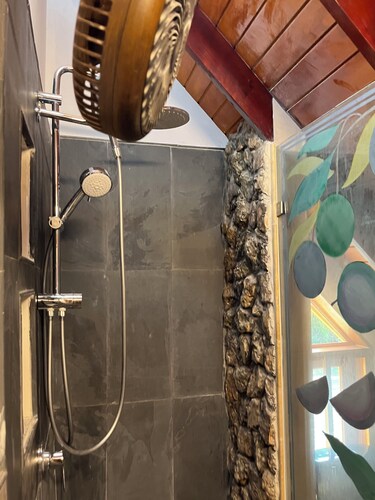 Unique eclectic 1-bedroom Cabin/St in San Andrés y Providencia, a nature wonder!