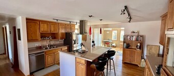 Best Location~Fun~2 Living Rooms +Ping Pong/Games