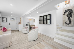 Unclassified image, 5 of 28, button