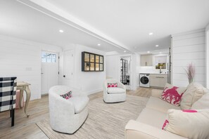 Unclassified image, 2 of 28, button