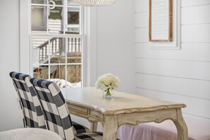 Luokittelematon kuva, 2 kautta 27, painike