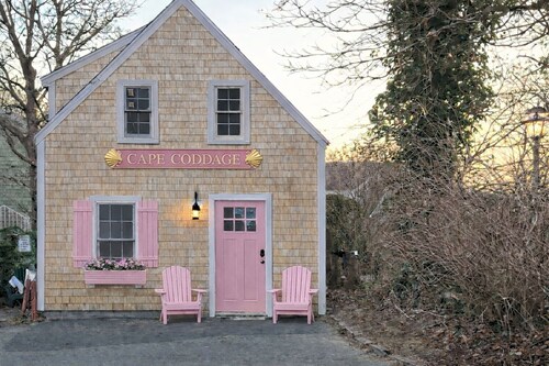 Town Center-Walk To Beach Stores and Restaurants-2026 Total Renovation-2 Bedroom