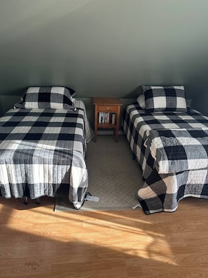3 bedrooms, free WiFi, bed sheets - Charming 3-bedroom house with WiFi and AC in serene Sinclair (Sinclair)